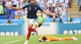 滕哈赫药厂转会风波：教练理念与球队战略的冲突