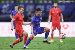 山东泰山队6-0大胜国安，球迷狂欢庆祝胜利